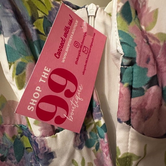 BNWT Off the Shoulder Floral Mini Dress - Picture 3 of 4